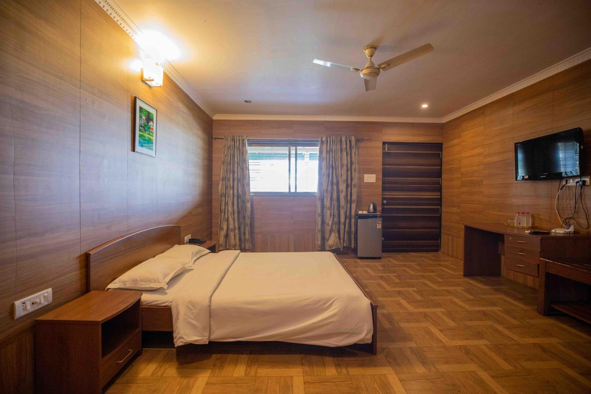 Gp Hotels And Resorts Nashik Bagian luar foto