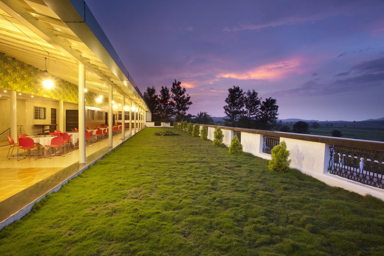 Gp Hotels And Resorts Nashik Bagian luar foto