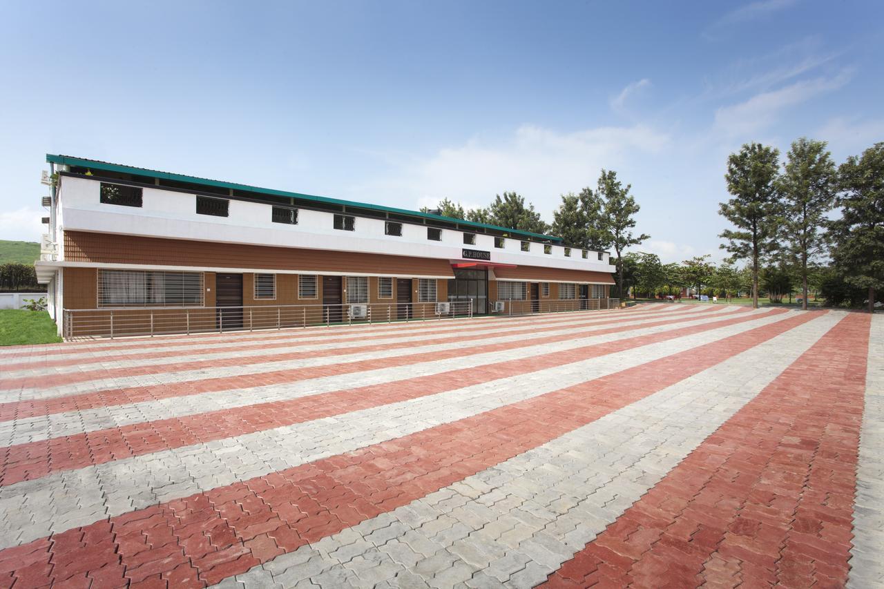 Gp Hotels And Resorts Nashik Bagian luar foto