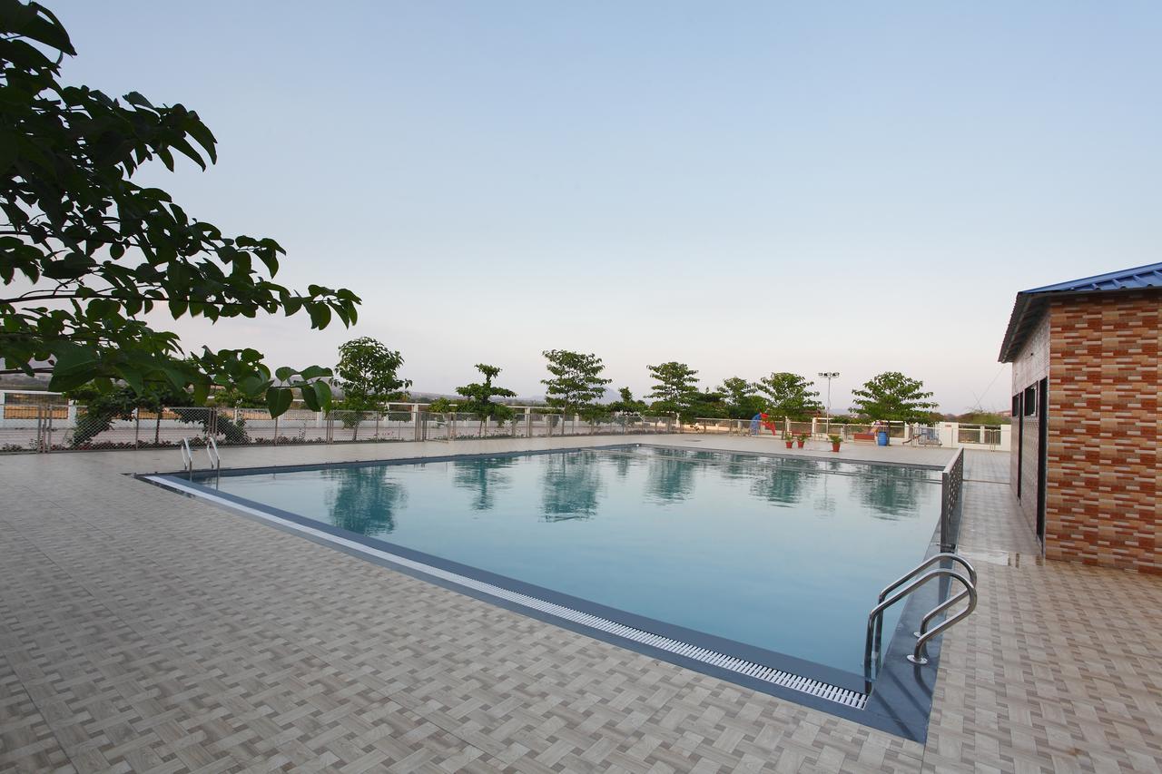 Gp Hotels And Resorts Nashik Bagian luar foto